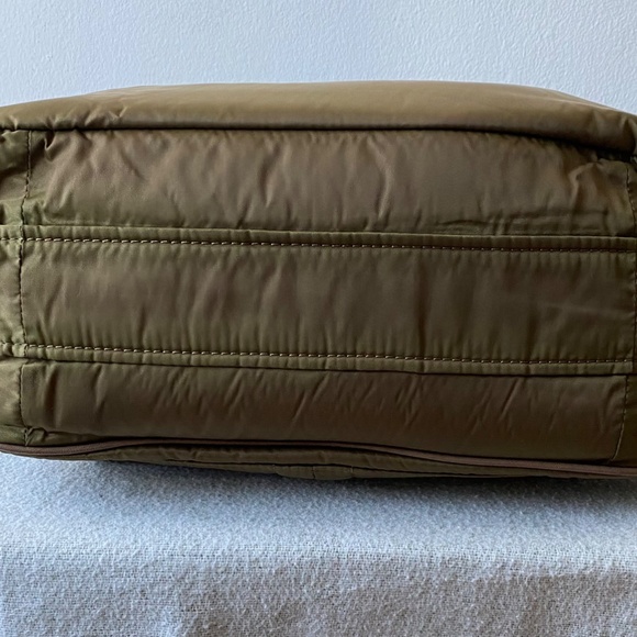 Green multi pocket bag - Picture 3 of 7